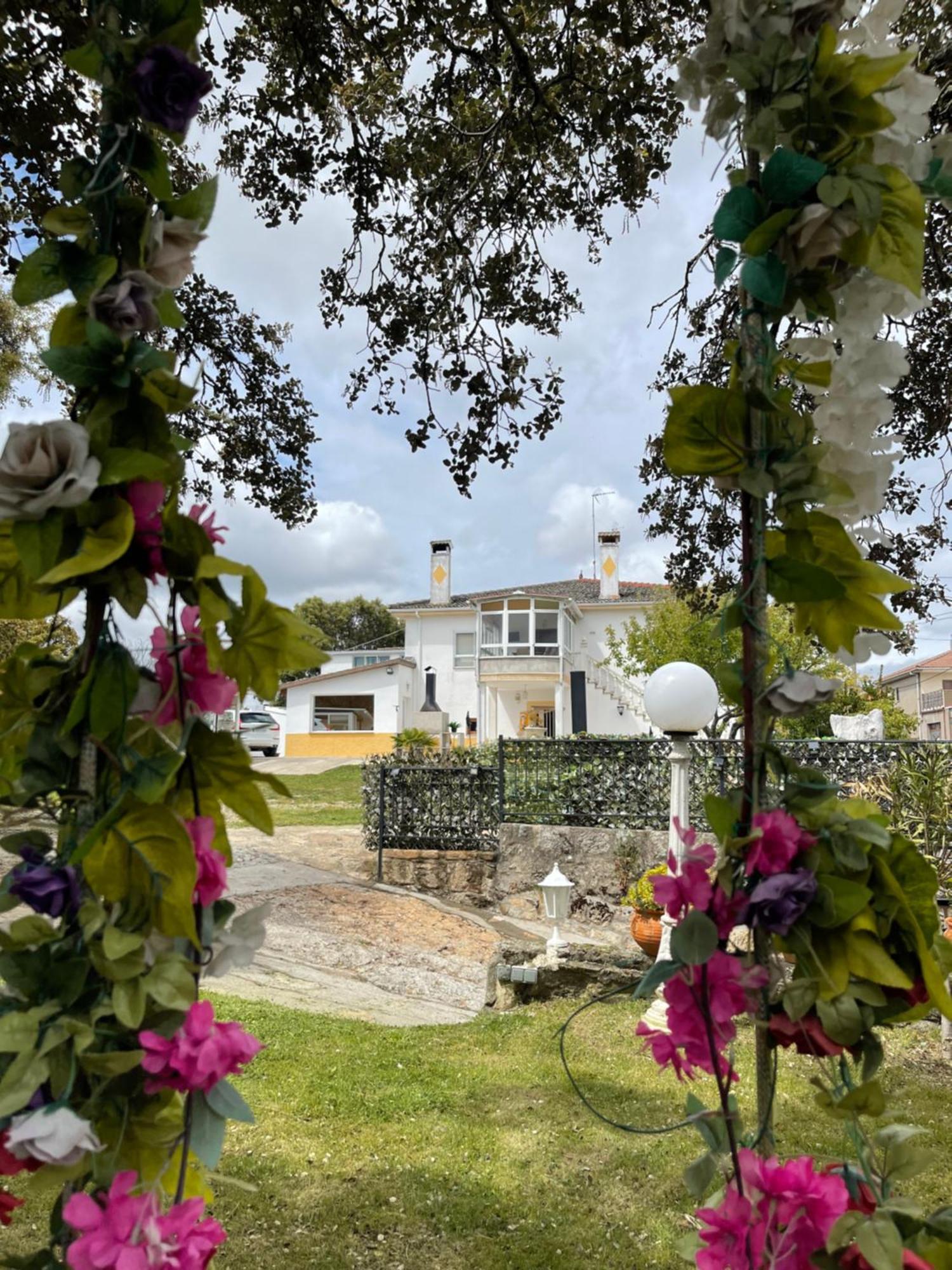 Villa Entre Encinas Moralina 外观 照片